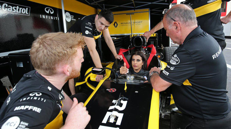 Η πρώτη γυναίκα από τη Σαουδική Αραβία που οδηγεί Formula 1